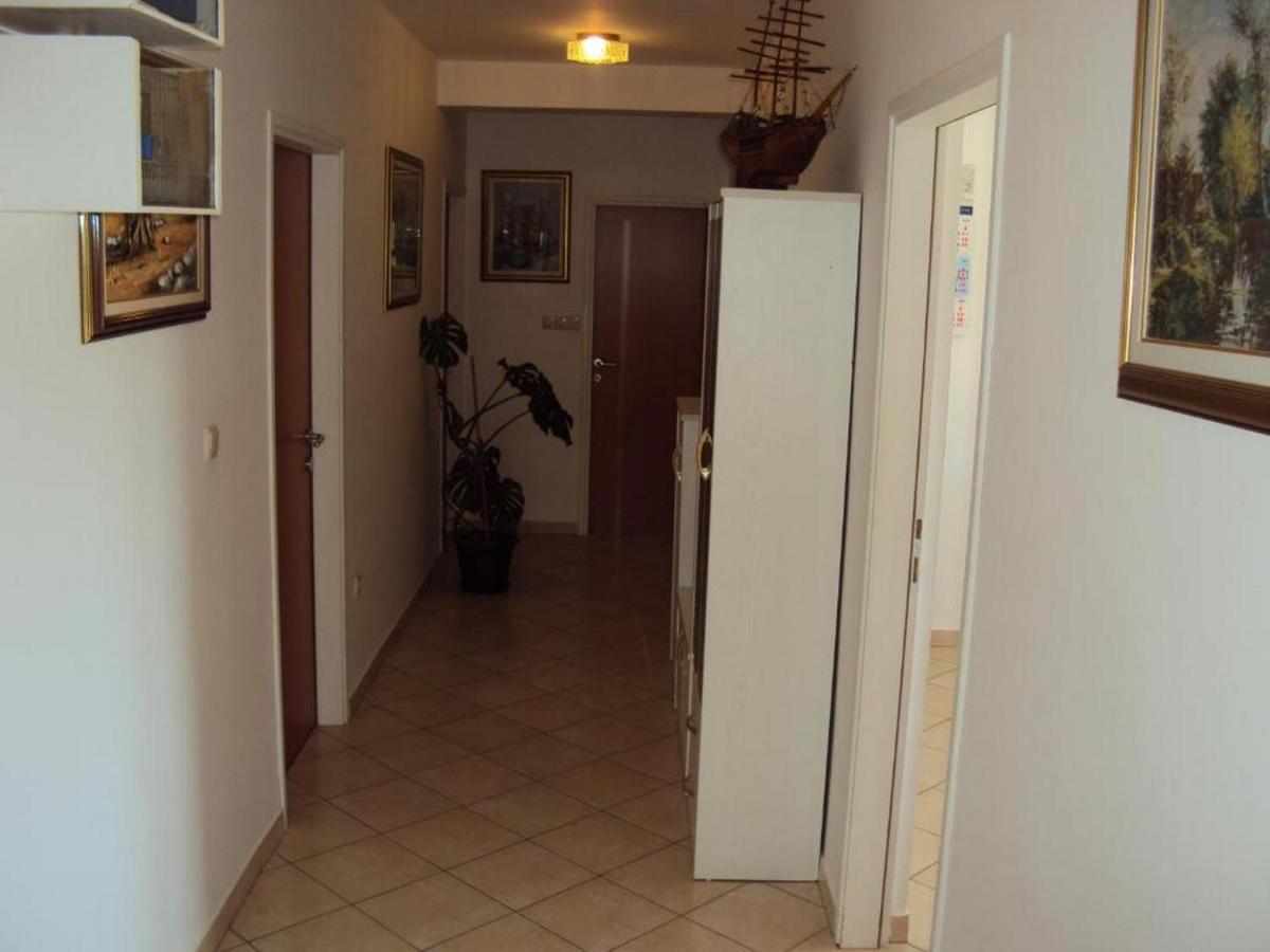 Apartments Beg Раб Стая снимка
