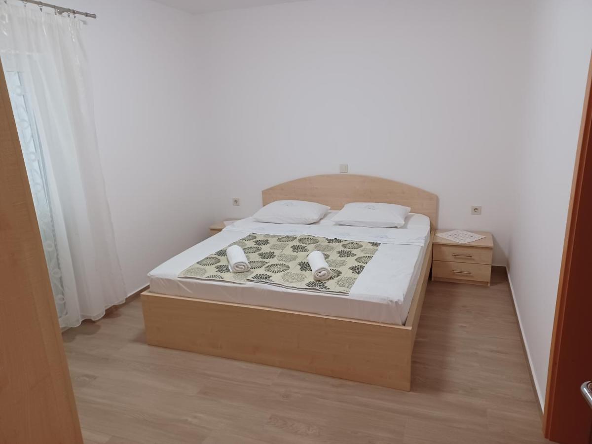 Apartments Beg Раб Екстериор снимка