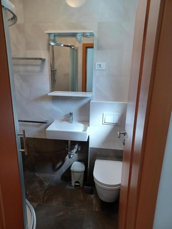 Apartments Beg Раб Екстериор снимка