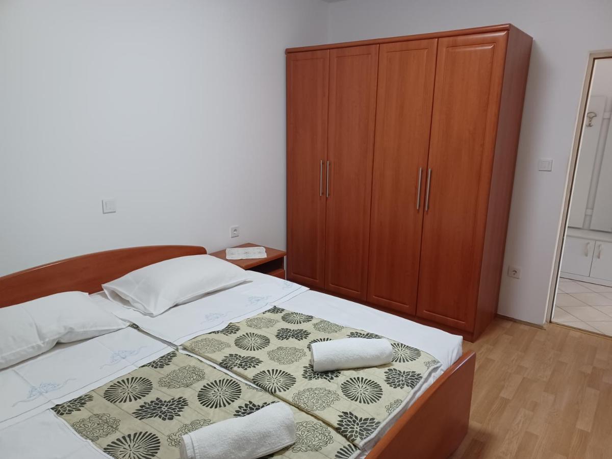 Apartments Beg Раб Екстериор снимка