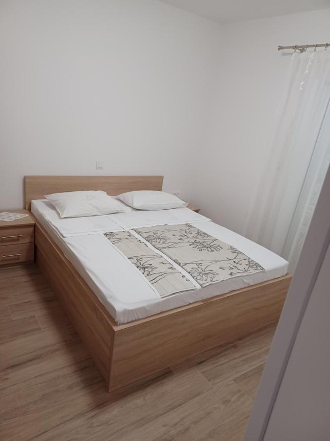 Apartments Beg Раб Екстериор снимка