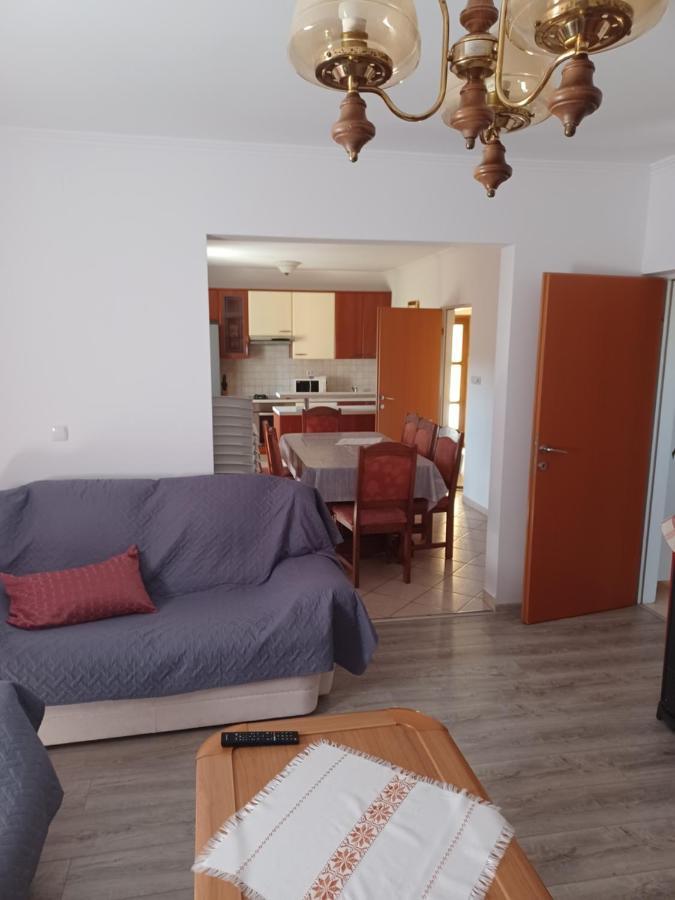 Apartments Beg Раб Екстериор снимка